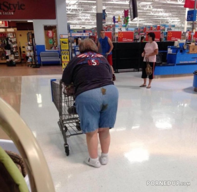 fat-woman-shit-her-pants-in-supermarket-6659.jpg