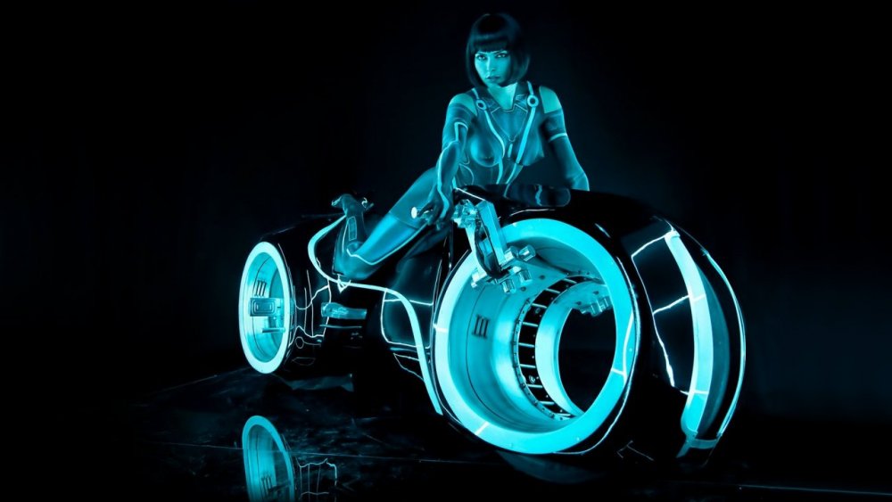 tron-movie-babe-1280x720.jpg