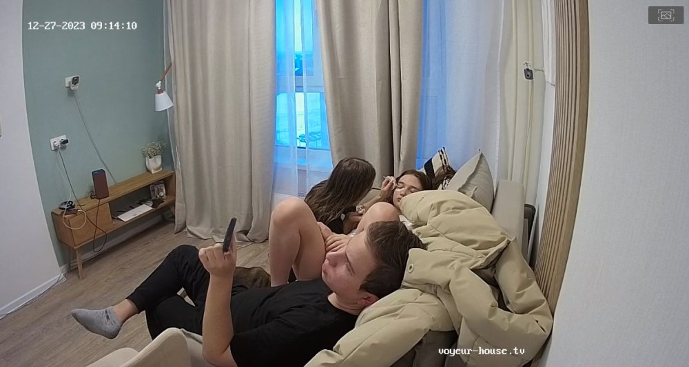 bandicam 2023-12-27 03-28-36-443.jpg